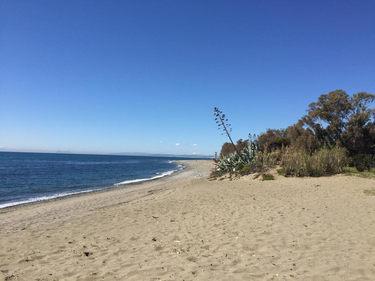 Beachside Lejlighed Estepona Eksteriør billede